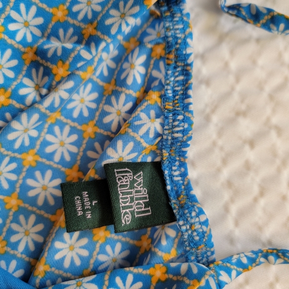 Wild Fable Blue and Yellow Floral Top crop top. SZ XL - Picture 5 of 5
